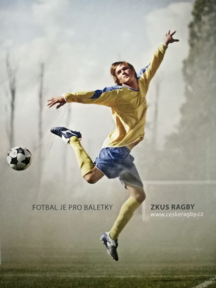 Kampaň „Fotbal je pro slečinky, zkus ragby“